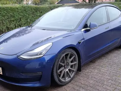 Foto af Tesla Model 3