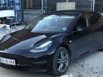 Foto af Tesla Model 3