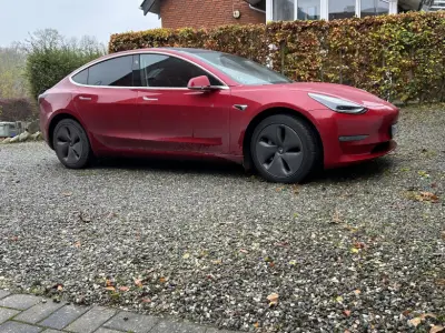 Foto af Tesla Model 3