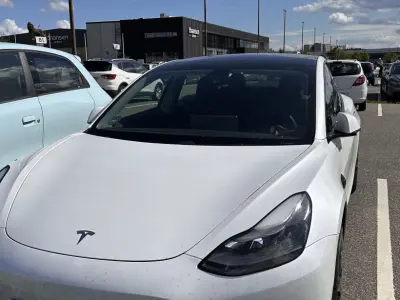 Foto af Tesla Model 3