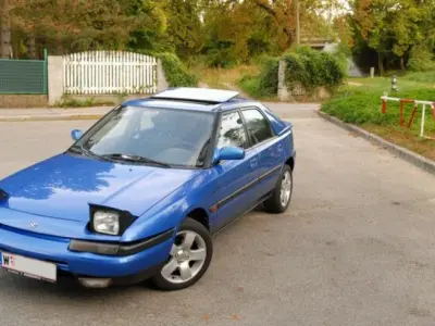 Foto af Mazda 323