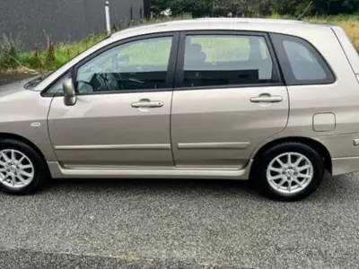 Foto af Suzuki Liana