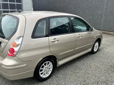 Foto af Suzuki Liana