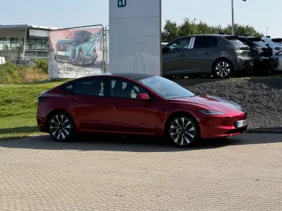 Foto af Tesla Model 3