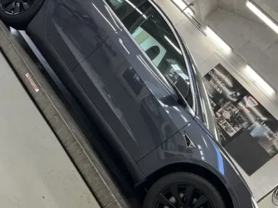 Foto af Tesla Model 3