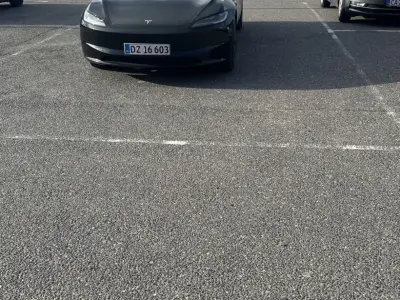 Foto af Tesla Model 3