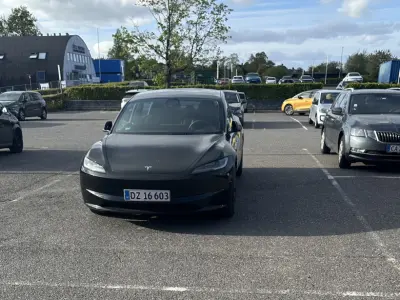 Foto af Tesla Model 3