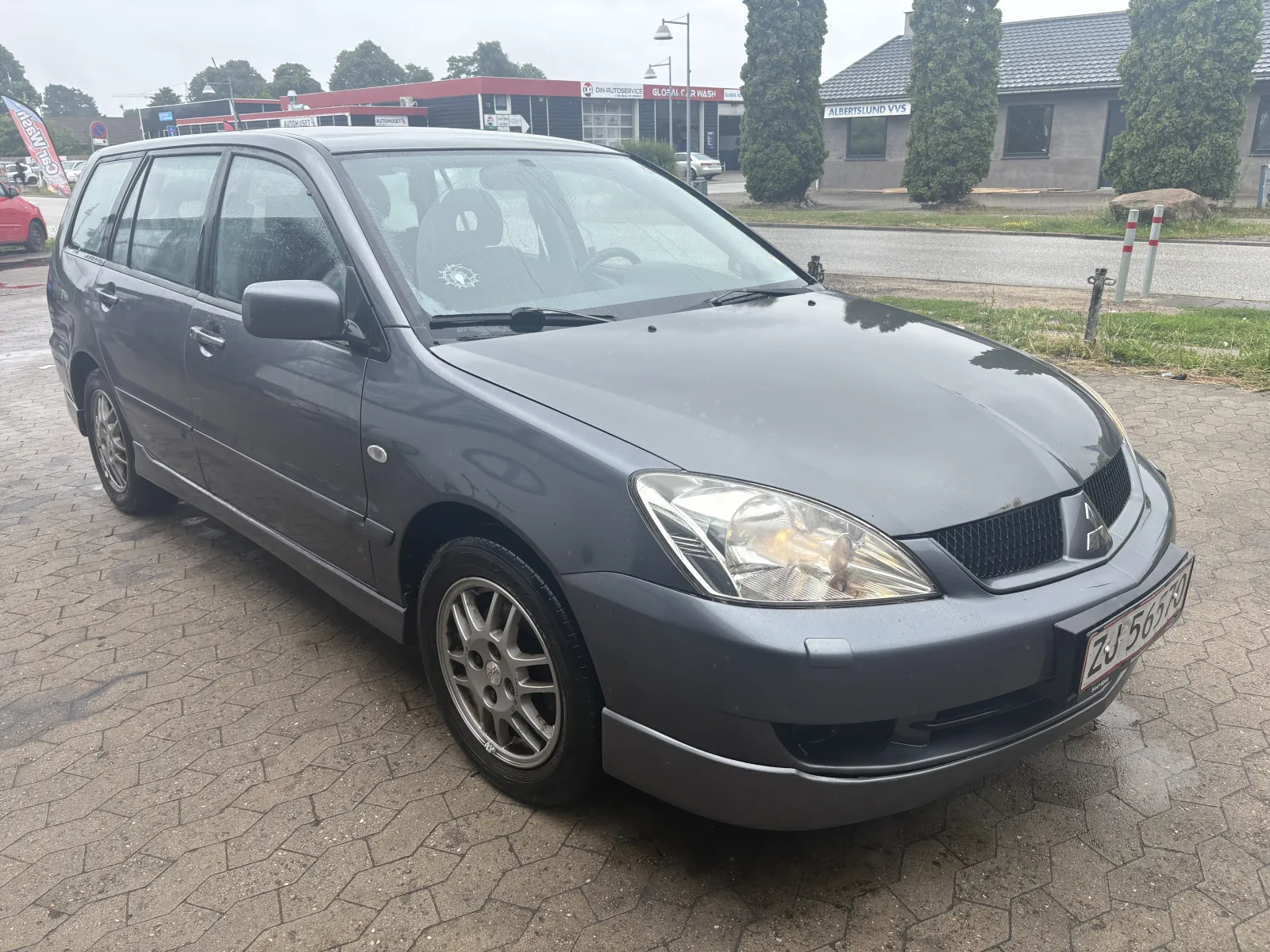 Mitsubishi Lancer