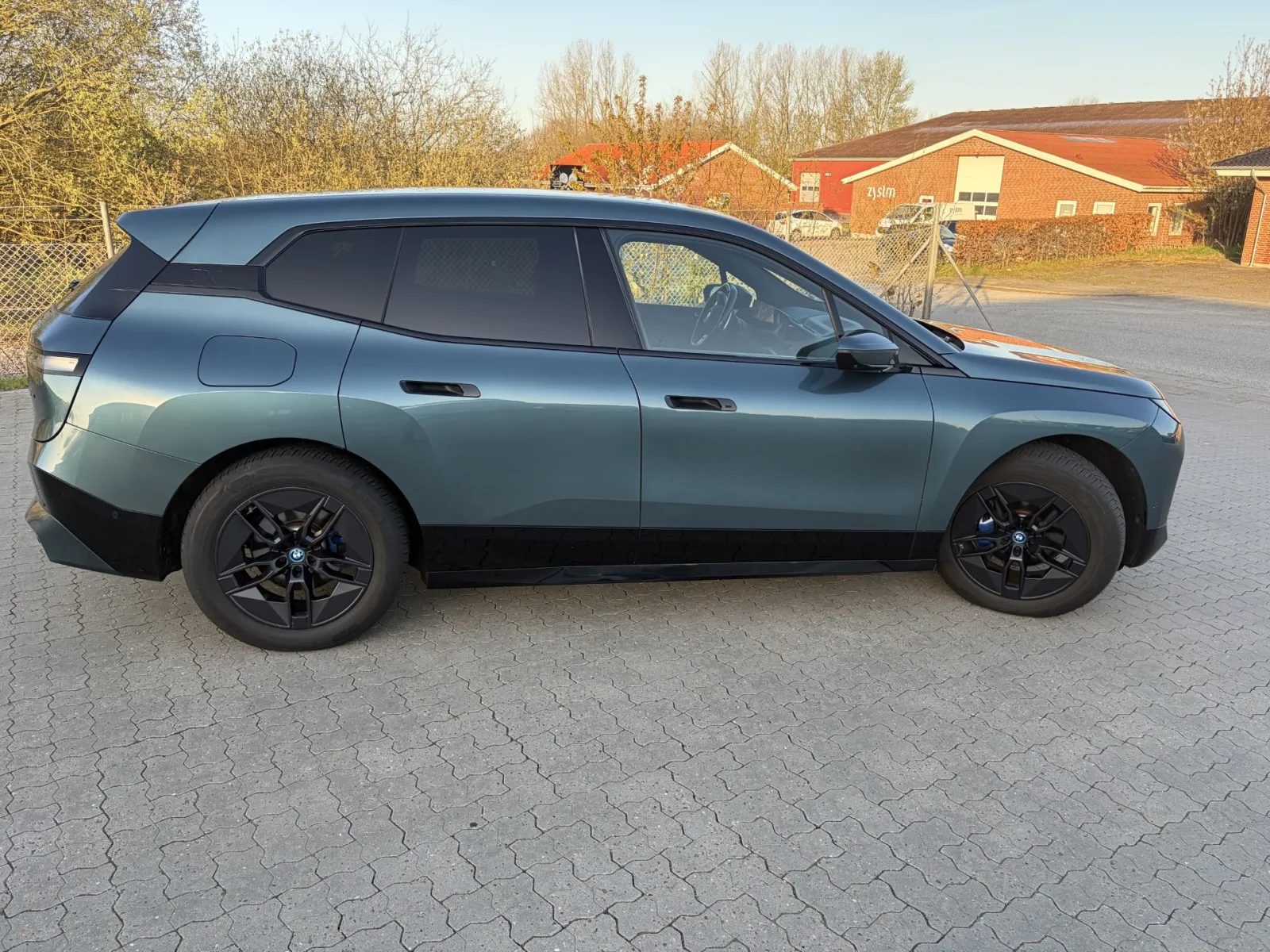 BMW iX