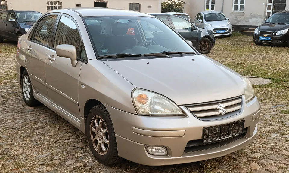 Suzuki Liana