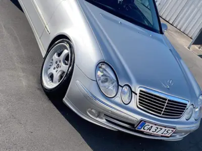 Foto af Mercedes-Benz E