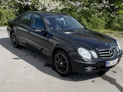 Foto af Mercedes-Benz E