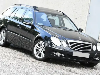Foto af Mercedes-Benz E 320