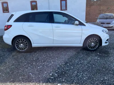Foto af Mercedes-Benz B Electric Drive