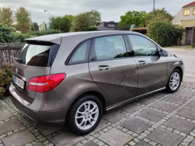 Foto af Mercedes-Benz B 200