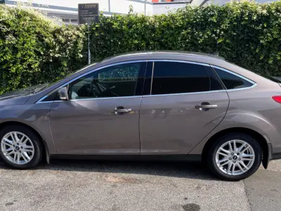 Foto af Ford Focus 4 Dørs