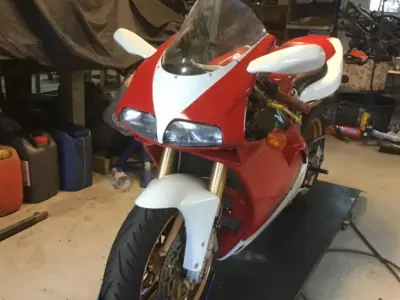 Foto af Ducati 748