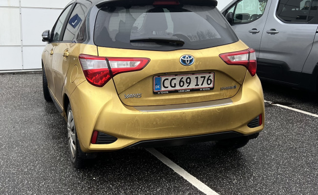 Toyota Yaris 1.5hybrid E-cvt CG69176
