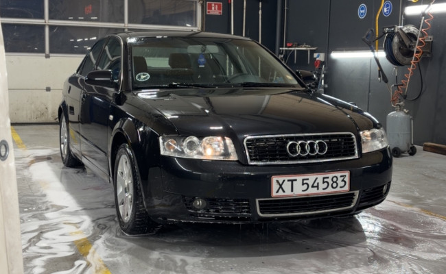 Audi A 4 1,6 Limousine XT54583