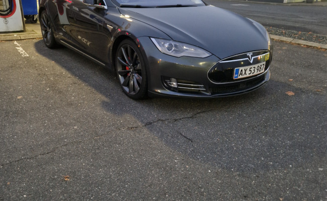 Tesla Model S P85d AX53987