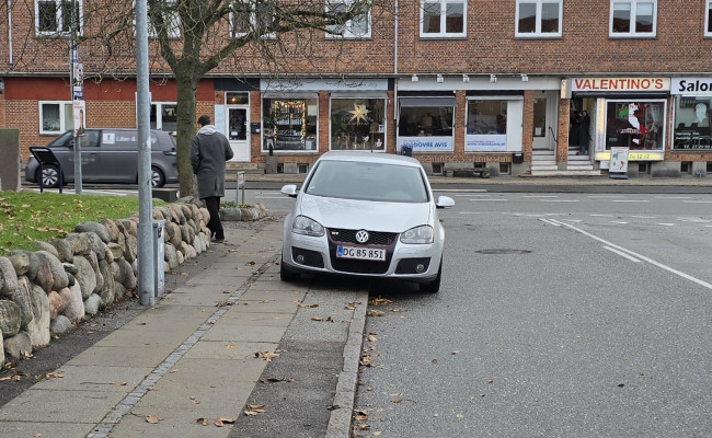 Volkswagen Golf 1,6 DG85851