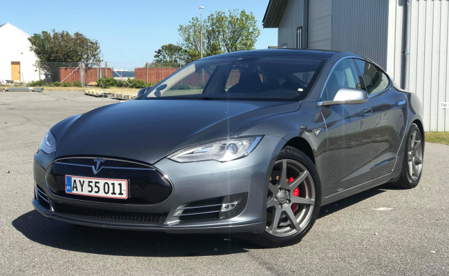Tesla Model S 85 AY55011