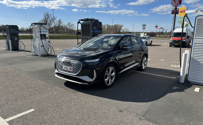 Audi Q4 E-tron 45 E-tron EJ93199