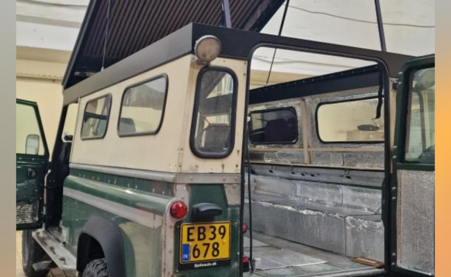 Land Rover Defender 110