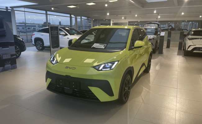 Byd Dolphin Surf  Ev  Hatchback Automatgear EP11384