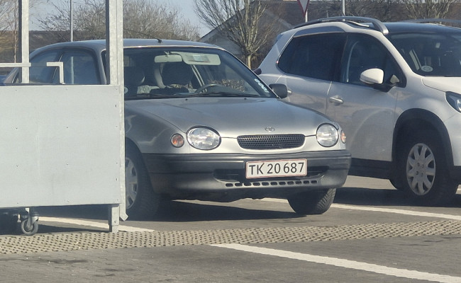 Toyota Corolla 1,3 Hb Man. TK20687