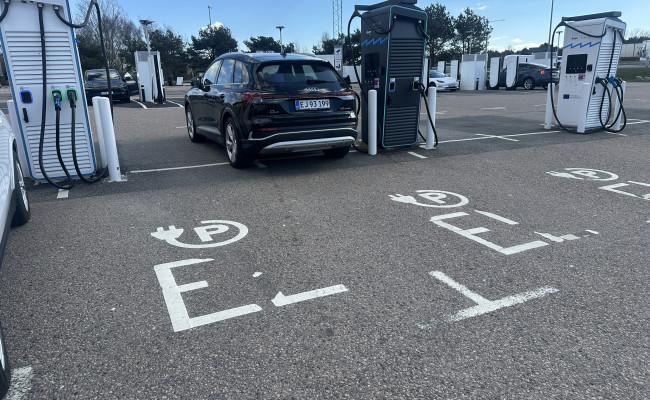 Audi Q4 E-tron 45 E-tron EJ93199