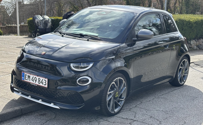 Fiat Abarth 500e EM49843