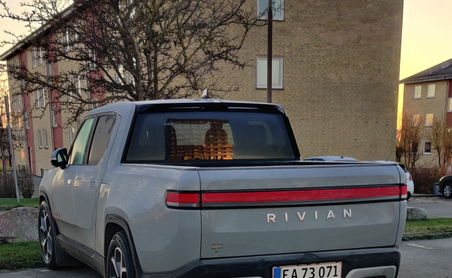 Rivian R1t Electric Quad-motor EA73071