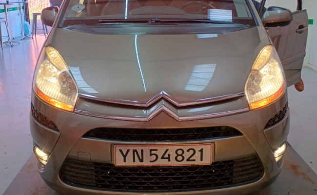 Citroen C 4 Picasso 1,8 I YN54821