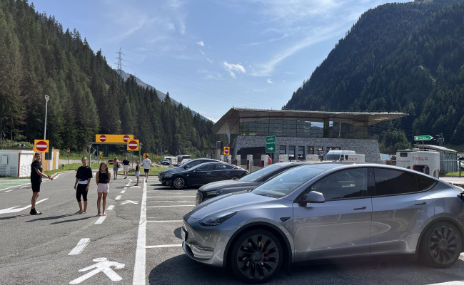 Tesla Model Y Performance DX29604