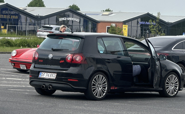 Volkswagen Golf 3,2 R32 Aut. DF74852