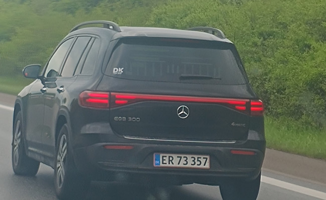 Mercedes-benz Eqb 300 4matic ER73357