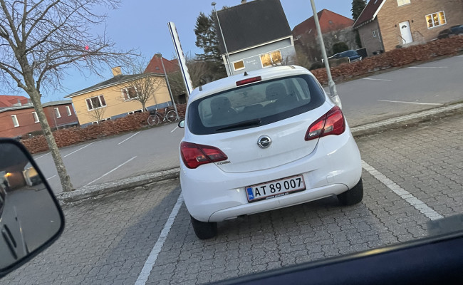Opel Corsa 1,4 5-dørs AT89007