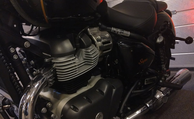 Royal Enfield Super Meteor 650 1 ED82212