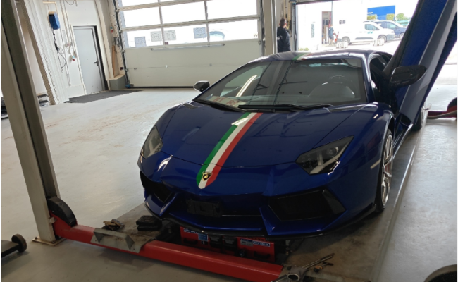 Lamborghini Aventador C EJ47322